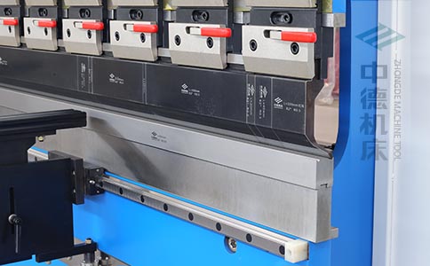 ZDPK-8025分段数控模具及高精度模具快夹,换模速度快5倍,加高型模托是门业制造专业配置.jpg ZDPK-8025分段数控模具及高精度模具快夹,换模速度快5倍,加高型模托是门业制造专业配置.jpg