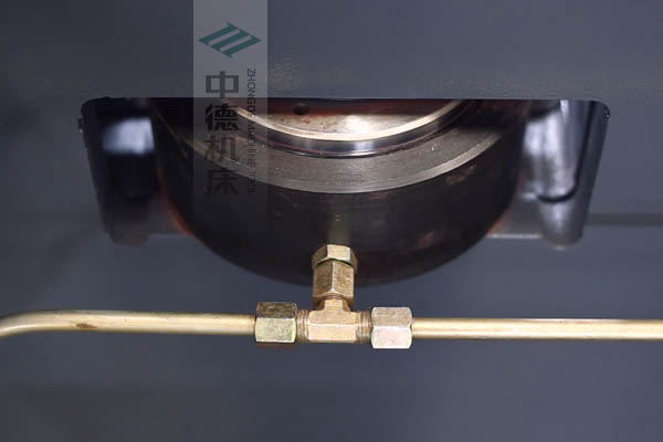 ZDPE10025高精度液压挠度补偿,高品质油缸,有效补偿中间位置角度偏差.jpg ZDPE10025高精度液压挠度补偿,高品质油缸,有效补偿中间位置角度偏差.jpg